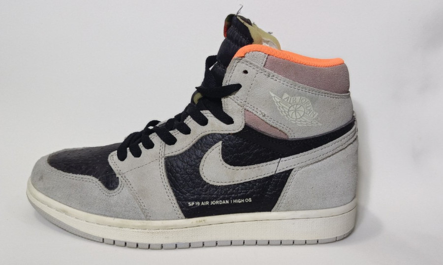 Jordan 1 Retro High en gris neutro y carmesí intenso